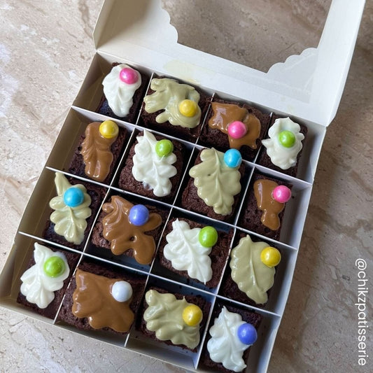 16 Hole Treat Box with Window - Single