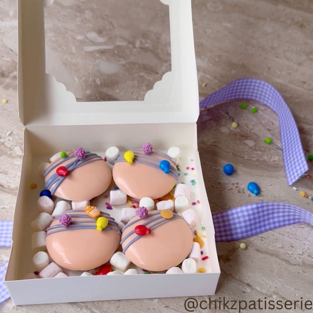 16 Hole Treat Box with Window - Single